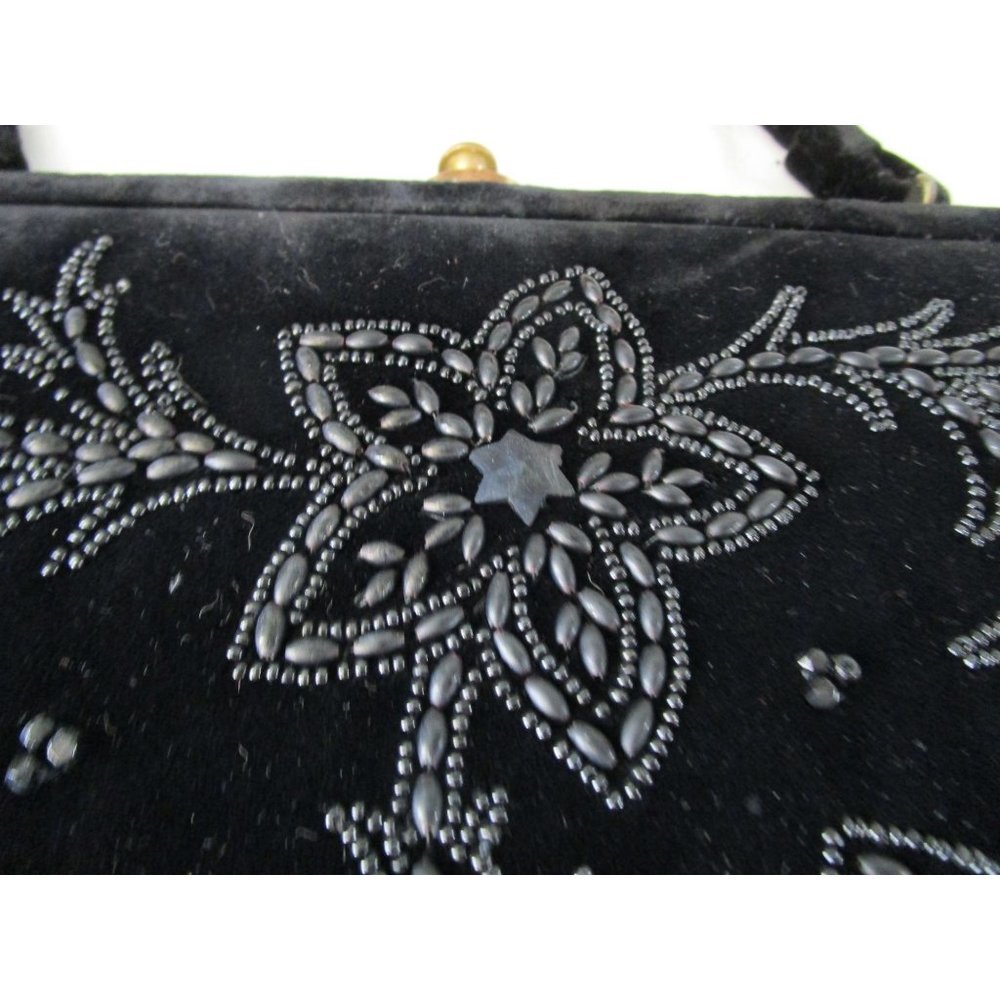 Vintage Soure Bag Beaded Velvet Framed Handbag. Jet Black Beads in a floral patt - Picture 8 of 16